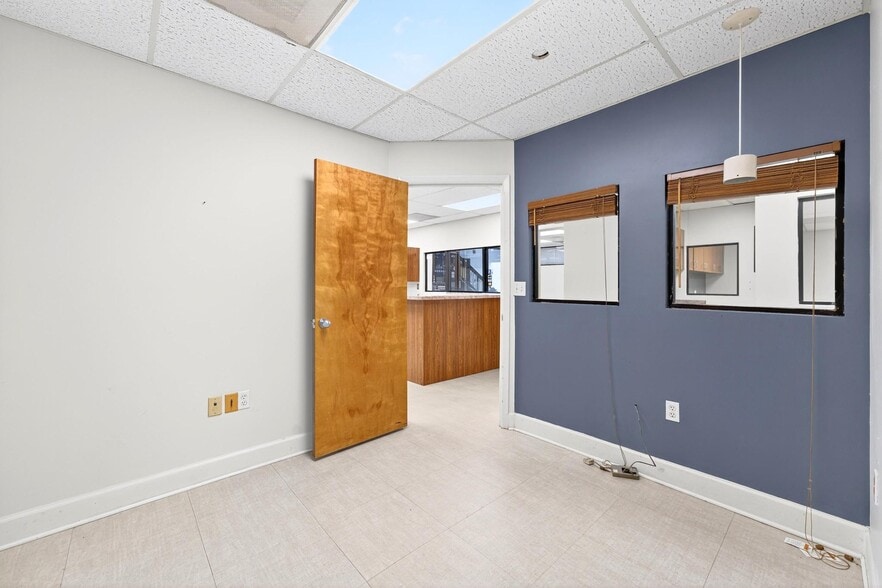 More Photos Of 220 N Westmonte Dr, Altamonte Springs Medical For Lease