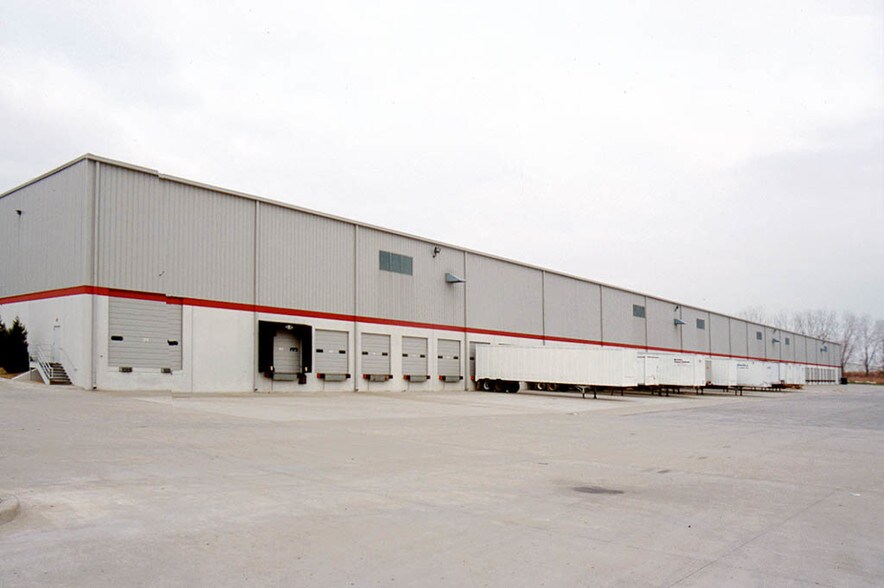 More Photos Of 6201-6301 Stilwell St, Kansas City Warehouse For Lease