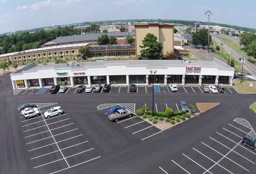 More Photos Of 3658 Airport Blvd, Mobile Unknown For Lease