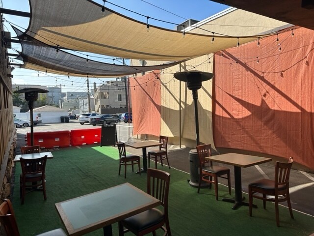 More Photos Of 2222 Wilshire Blvd, Santa Monica Restaurant For Lease
