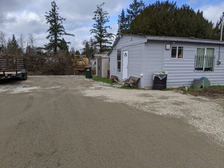 More Photos Of 10301 31st St E, Edgewood Contractor Storage Yard For Lease