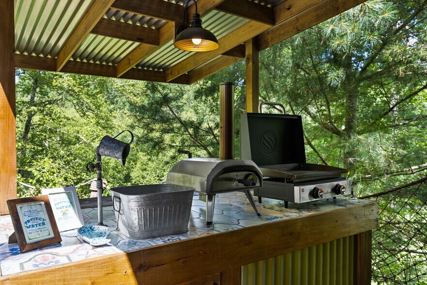 More Photos Of 32 Owl Creek Rd, Murphy Trailer Camper Park For Sale