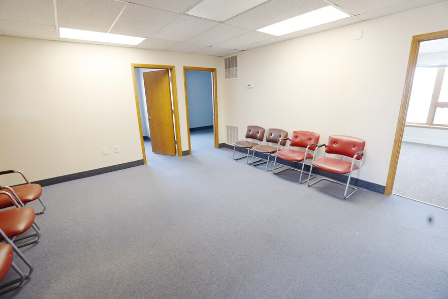 More Photos Of 1839 Pearl Rd, Brunswick Medical For Sale