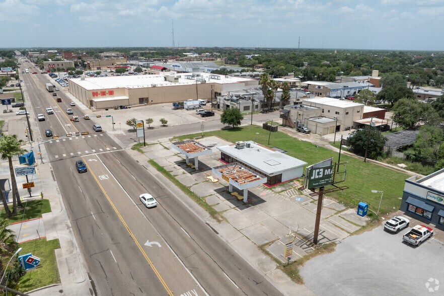 More Photos Of 606 E King Ave, Kingsville Storefront Retail Office For Sale