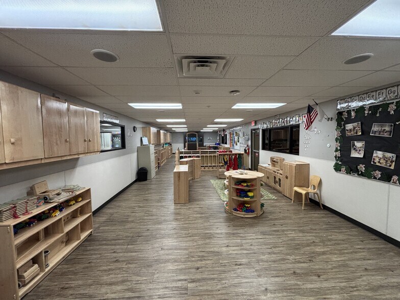 More Photos Of 5211 13th St, Lubbock Daycare Center For Sale