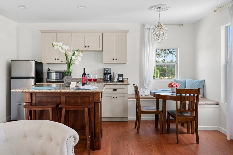 More Photos Of 1470 S Cranes Mill Rd, New Braunfels Lodge Meeting Hall For Sale