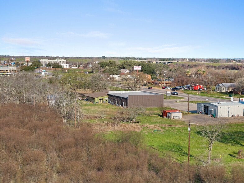 More Photos Of 1417 W State Highway 71, La Grange General Retail For Lease