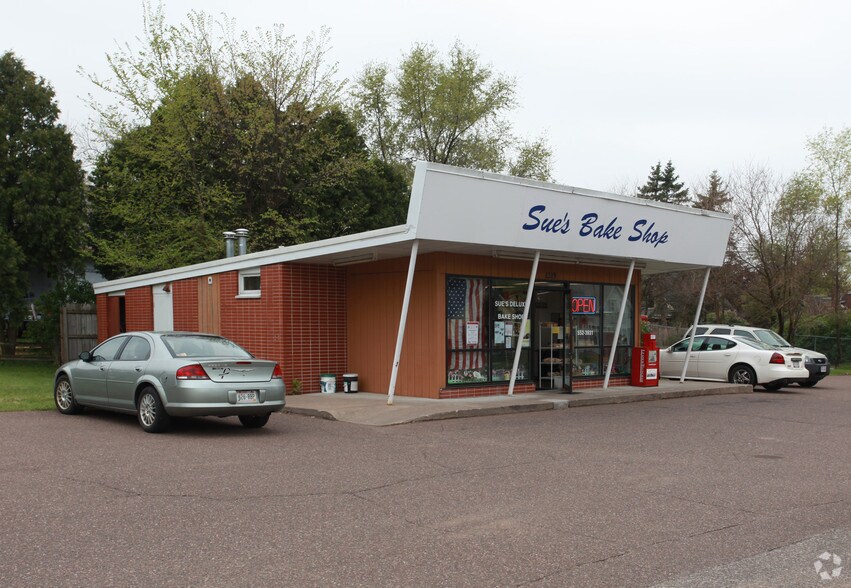 More Photos Of 1319 Birch St, Eau Claire Freestanding For Sale