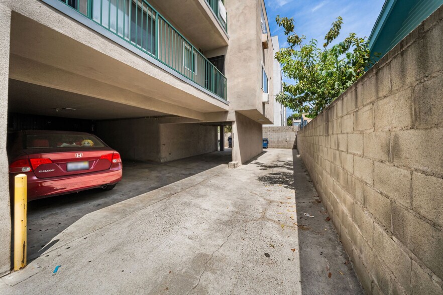 More Photos Of 5345 La Mirada Ave, Los Angeles Apartments For Sale