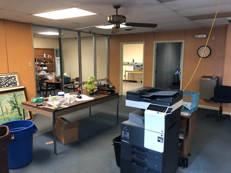More Photos Of 398 Vinita Allen Rd, Atoka Warehouse For Lease