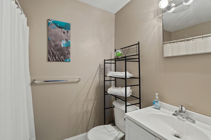 More Photos Of 317 W Fayette St, Syracuse Storefront Retail Office For Sale