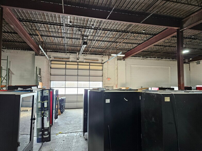 More Photos Of 1256 W Sharon Rd, Cincinnati Warehouse For Sale