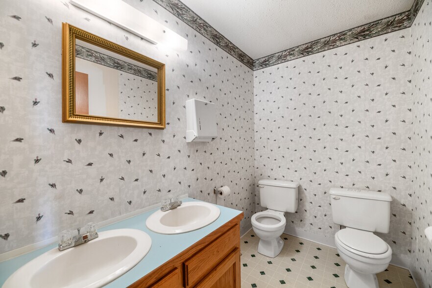 More Photos Of 106 Shadybrook Dr, Cheney Office For Sale