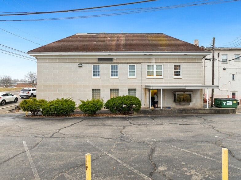 More Photos Of 9777 Ravenna Rd, Twinsburg Medical For Lease