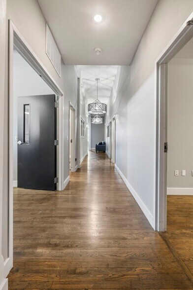 More Photos Of 429-431 N Boonville Ave, Springfield General Retail For Lease