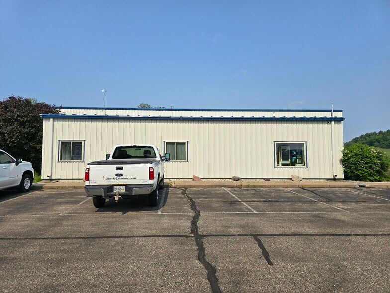 More Photos Of 855 Industrial Dr, Mondovi Distribution For Lease