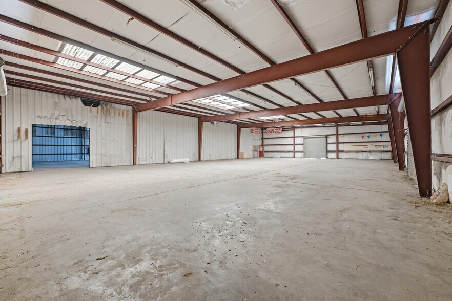 More Photos Of 619 Cassat Ave, Jacksonville Warehouse For Lease
