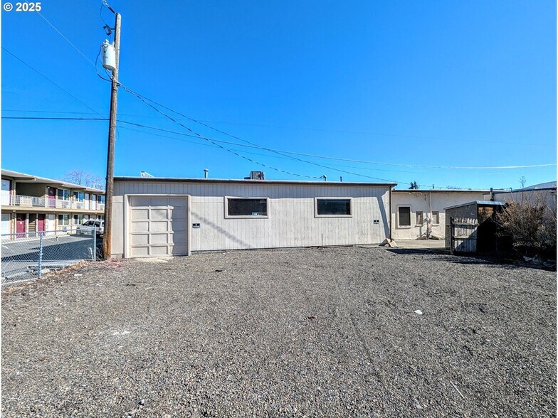 More Photos Of 1520 Adams Ave, La Grande Storefront Retail Office For Sale