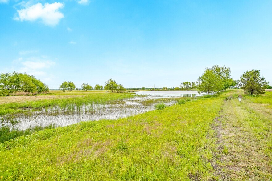 More Photos Of 2848 TX-81, Itasca Land For Sale