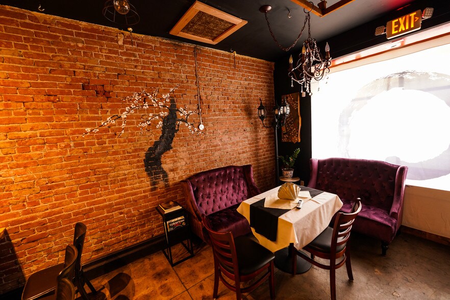 More Photos Of 300 N Main St, Santa Ana Storefront For Sale