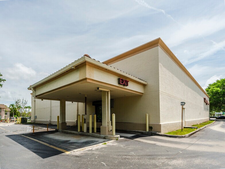 More Photos Of 9701 SW 24th St, Miami Drugstore For Lease