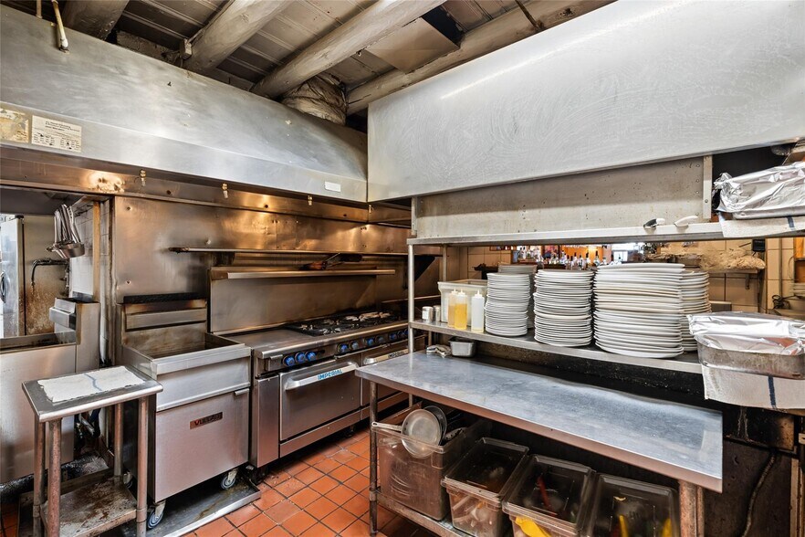 More Photos Of 4 Banana Ln, Santa Fe Restaurant For Sale