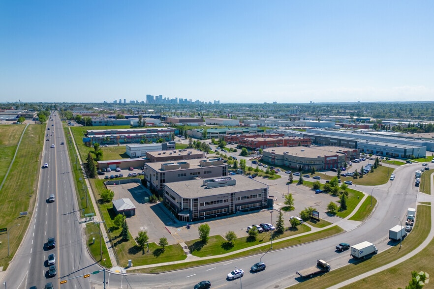More Photos Of 1111 57th Ave NE, Calgary Office Residential For Sale