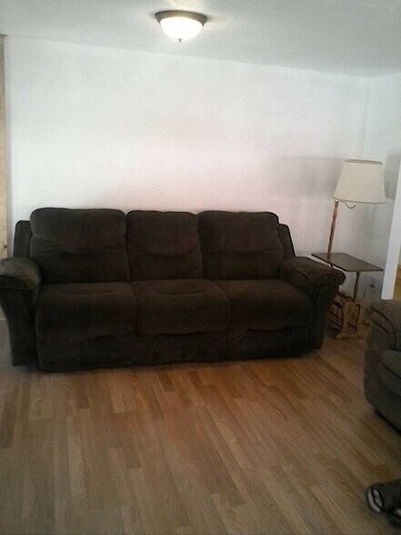 More Photos Of 213 Chase Creek St, Clifton Specialty For Sale