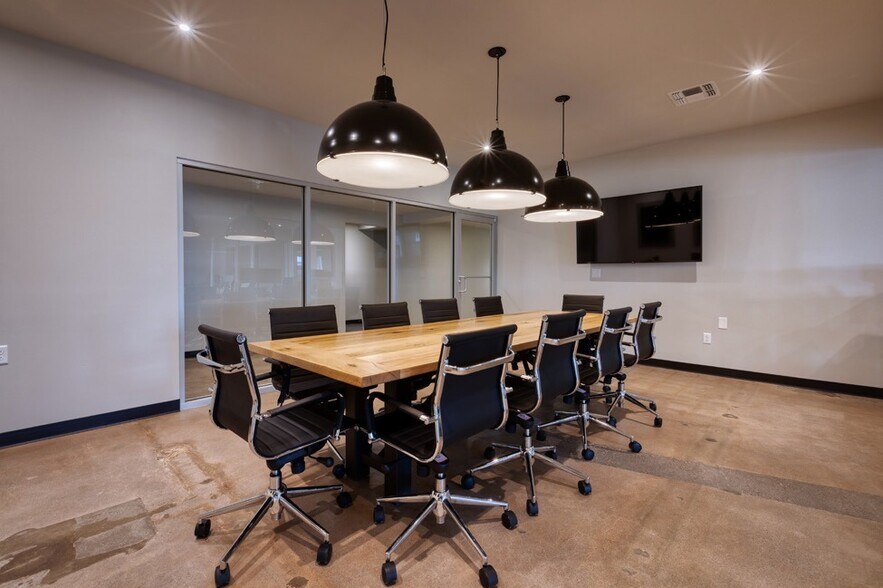 More Photos Of 3120 E Bell Rd, Phoenix Auto Dealership For Sale