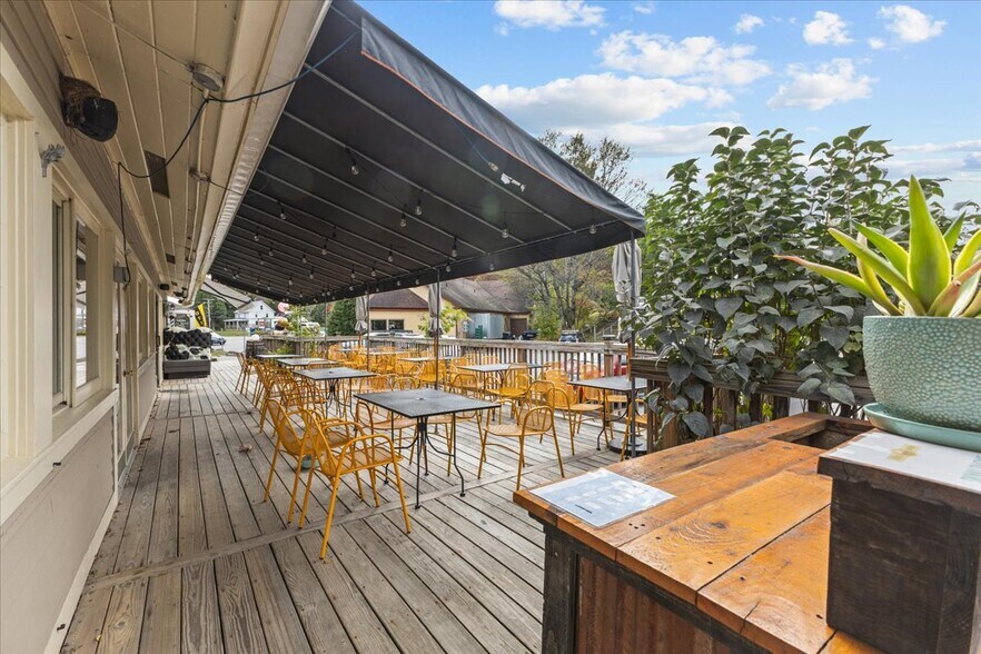 More Photos Of 454 Mountain Rd, Stowe Convenience Store For Sale