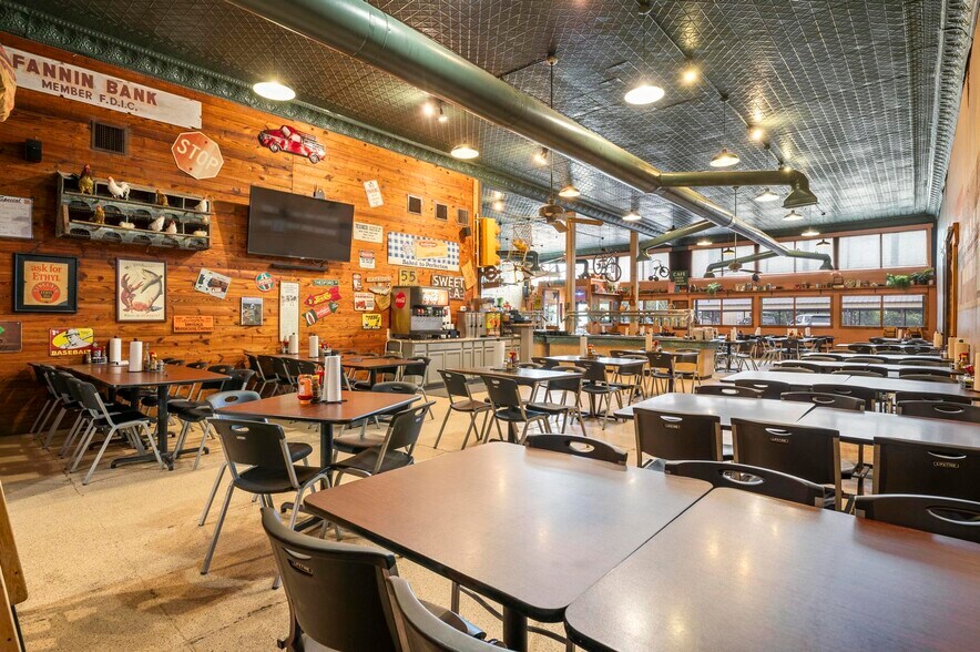 More Photos Of 412-414 Main St, Windom Restaurant For Sale