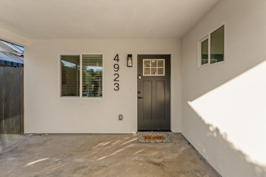 More Photos Of 4921 Gary St, San Diego Multifamily For Sale