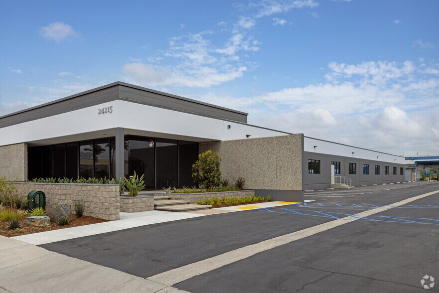 More Photos Of 24215-24225 Garnier St, Torrance Warehouse For Lease