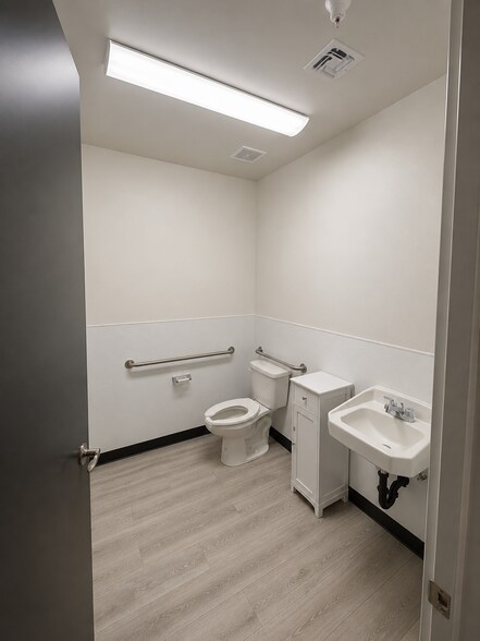 More Photos Of 2216 Cedarvale Dr, Ceres Warehouse For Lease