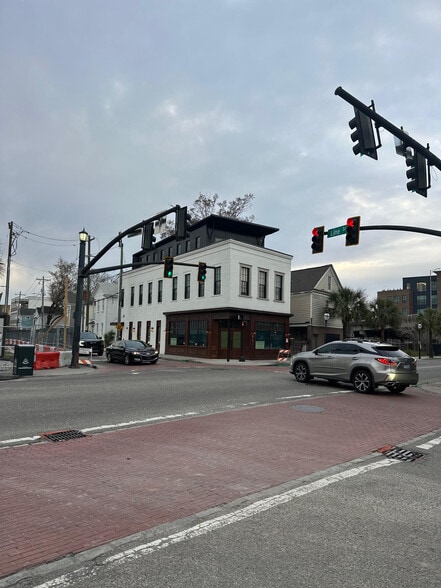 More Photos Of 651 King St, Charleston Restaurant For Lease