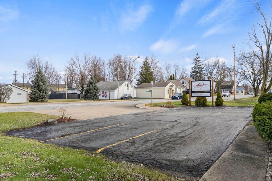 More Photos Of 207 W North St, Columbia City Office Residential For Sale