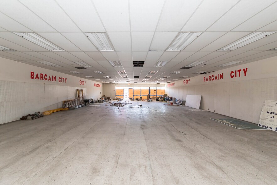 More Photos Of 8523-8533 Artesia Blvd, Bellflower Unknown For Lease