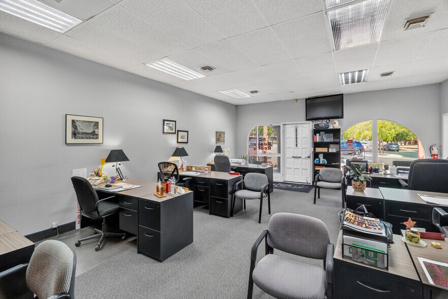 More Photos Of 400 Nevada Way, Boulder City General Retail For Sale