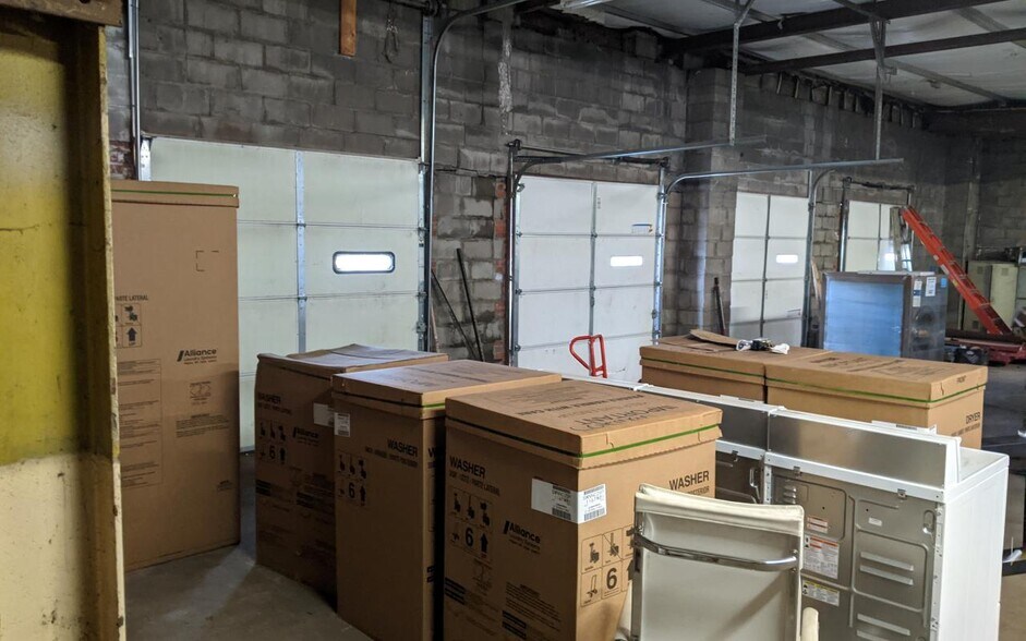 More Photos Of 4808 S 26th St, Omaha Warehouse For Sale