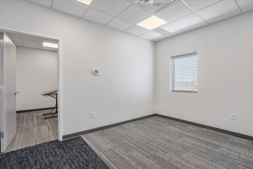 More Photos Of Mckinney Drive, Cheyenne Manufacturing For Lease