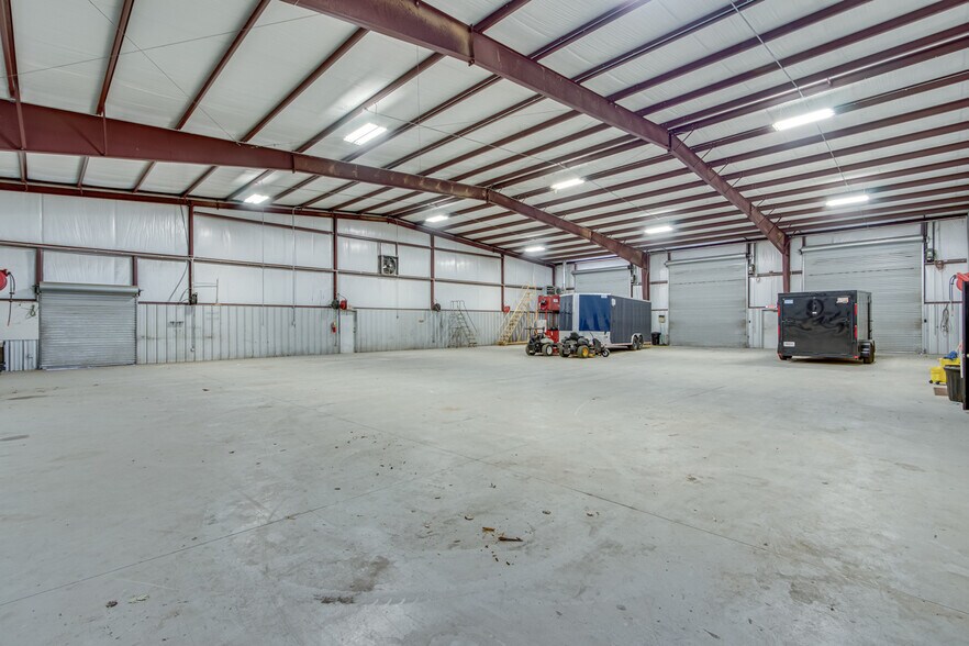 More Photos Of 1612 Candler Rd, Gainesville Manufacturing For Sale
