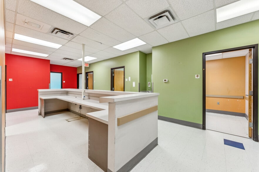 More Photos Of 1090 9th Ave SW, Bessemer Medical For Sale