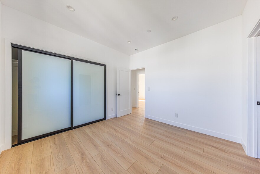 More Photos Of 1954-1958 Purdue Ave, Los Angeles Apartments For Sale
