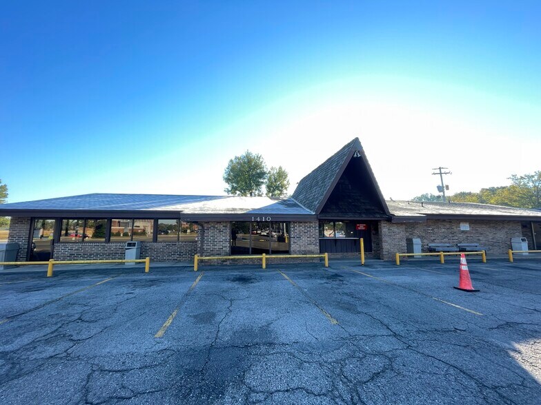 More Photos Of 1410 N Arkansas Ave, Russellville Specialty For Sale