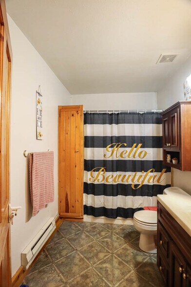 More Photos Of 16 N Main St, Payette Storefront Retail Residential For Sale