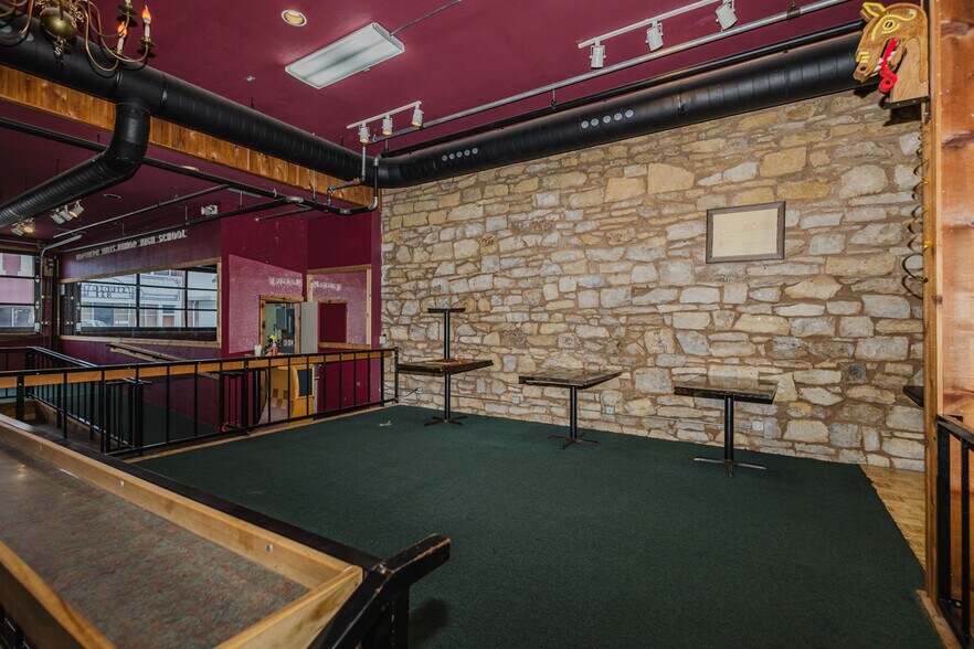 More Photos Of 830 N Kansas Ave, Topeka Bar For Sale