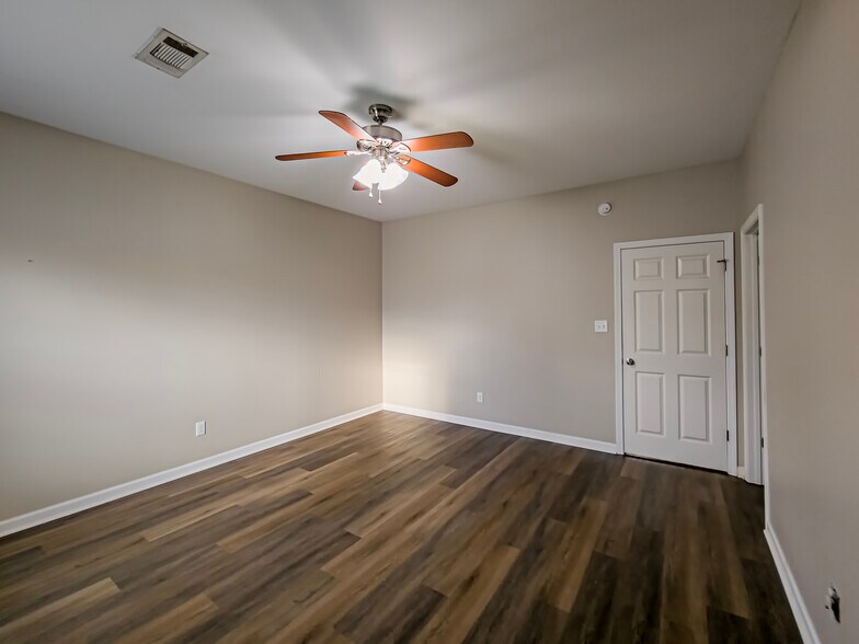 More Photos Of 615 Glade Fern Way, Tifton Apartments For Sale