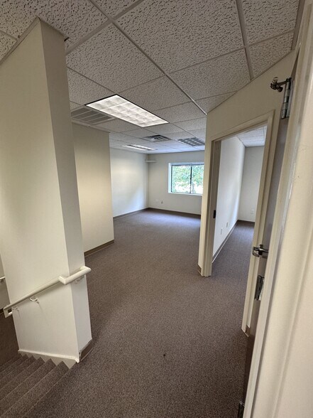 More Photos Of 809 Mt Vernon Rd, Raleigh Showroom For Lease