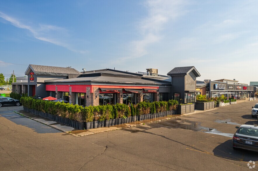 More Photos Of 11690 Boul Salaberry, Dollard-des-Ormeaux Unknown For Lease