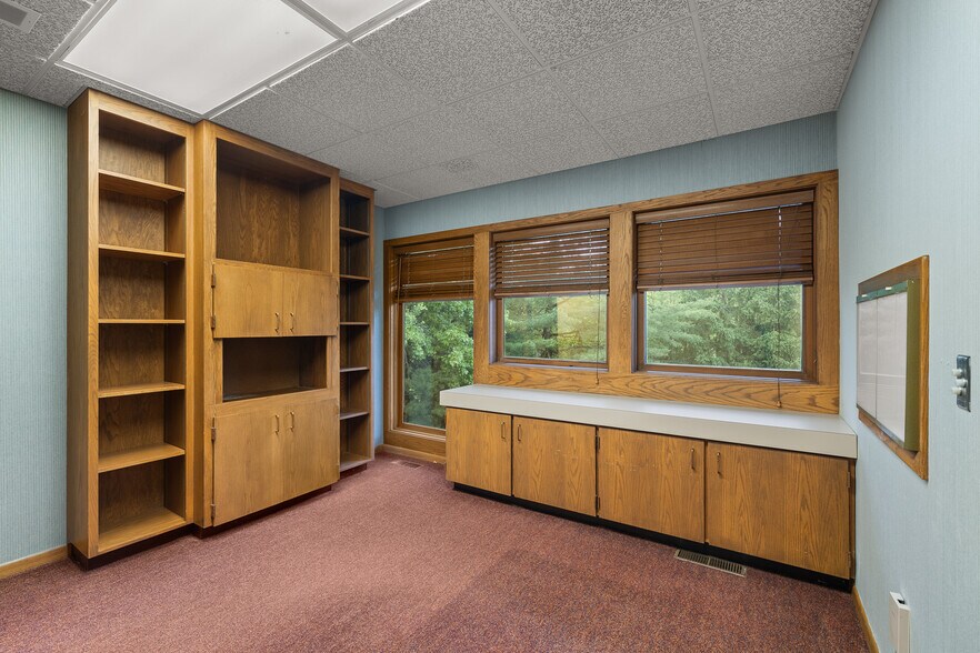 More Photos Of 370 Cline Ave, Mansfield Office Residential For Sale